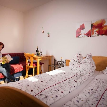 Weingut Familie Krell Hotel Mitterretzbach Екстериор снимка