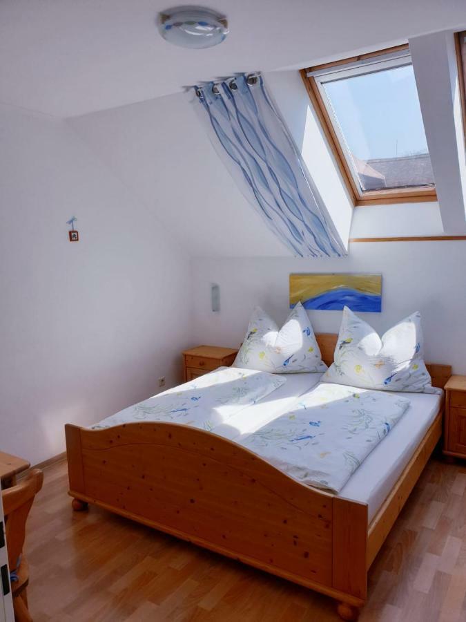 Weingut Familie Krell Hotel Mitterretzbach Екстериор снимка