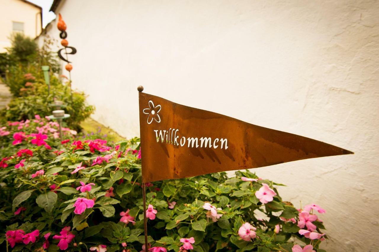 Weingut Familie Krell Hotel Mitterretzbach Екстериор снимка